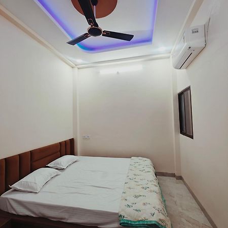 Nandi Homes Homestay Ujjain Esterno foto